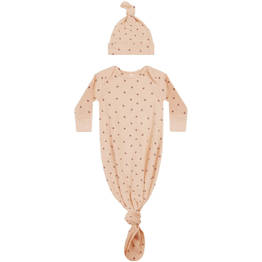 Quincy Mae Knotted Baby Gown + Hat Set | Strawberries